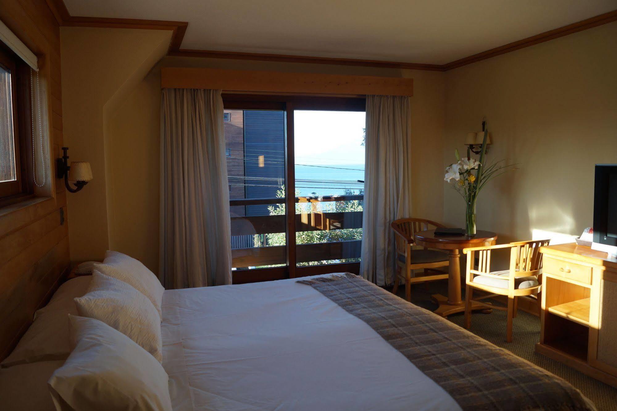 Hotel Puelche ปูแอร์โตบารัส ภายนอก รูปภาพ